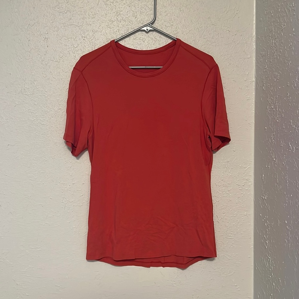 Men’s Lululemon, orange, five-year T-shirt